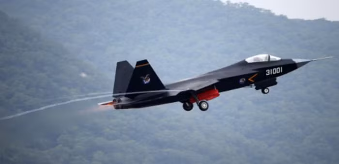 Máy bay chiến đấu J-31 Cốt Ưng Trung Quốc