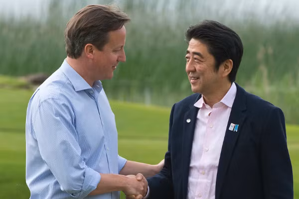 Thủ tướng Anh David Cameron và Thủ tướng Nhật Bản Shinzo Abe