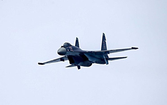 Máy bay chiến đấu Su-35 Nga bay biểu diễn ở Triển lãm hàng không Chu Hải Trung Quốc 2014 Máy bay chiến đấu Su-35 Nga bay biểu diễn ở Triển lãm hàng không Chu Hải Trung Quốc 2014