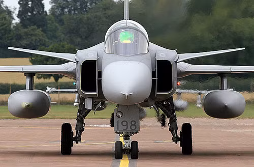 Máy bay JAS-39 Gripen do Thụy Điển chế tạo