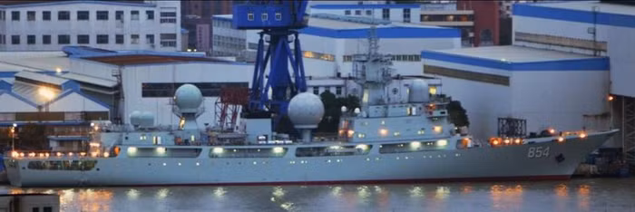 Tàu trinh sát điện tử số hiệu 854 Trung Quốc trên báo "Phượng Hoàng" Hồng Kông ngày 16 tháng 1 năm 2015 Tàu trinh sát điện tử số hiệu 854 Trung Quốc trên báo "Phượng Hoàng" Hồng Kông ngày 16 tháng 1 năm 2015