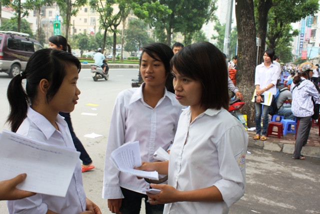 Năm nay, những thí sinh sẽ "rộng đường" hơn khi không phải áp dụng điểm xét tuyển, thời gian xét tuyển. Ảnh Xuân Trung Năm nay, những thí sinh sẽ "rộng đường" hơn khi không phải áp dụng điểm xét tuyển, thời gian xét tuyển. Ảnh Xuân Trung