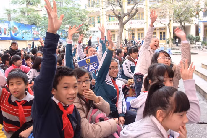 Và sôi nổi với những trò chơi có thưởng của BTC. Và sôi nổi với những trò chơi có thưởng của BTC.