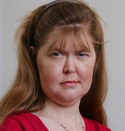 Jody Smith, 35 tuổi, người Anh cho biết, mỗi khi khóc, thể xác cô đau đớn cực độ vì nước mắt của cô chứa những tinh thể "kim cương" lấp lánh sắc nhọn. Jody Smith, 35 tuổi, người Anh cho biết, mỗi khi khóc, thể xác cô đau đớn cực độ vì nước mắt của cô chứa những tinh thể "kim cương" lấp lánh sắc nhọn.