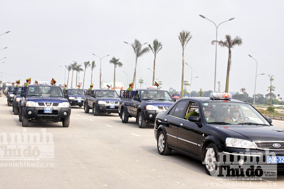 Gồm cả các loại phương tiện dùng để tuần tra, kiểm soát, vận chuyển lực lượng và hàng đặc biệt Gồm cả các loại phương tiện dùng để tuần tra, kiểm soát, vận chuyển lực lượng và hàng đặc biệt