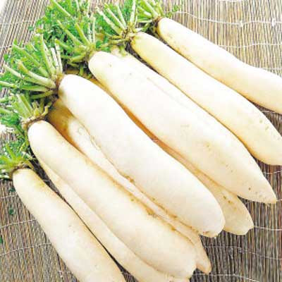 Củ cải đường: Củ cải đường có đầy đủ vitamin B3, B6, C và beta-carotene. Đây cũng là một nguồn phong phú sắt, kẽm, magiê và canxi giúp hỗ trợ việc phá vỡ và loại bỏ độc tố và cũng có thể cải thiện túi mật và tăng cường sức khỏe gan. Củ cải đường cũng là một nguồn chất xơ dồi dào, rất cần thiết cho mùa hè. Xem thêm: Những thực phẩm cực tốt giúp thanh nhiệt, giải độc trong mùa hè / Thực phẩm thiết yếu khai thông "trí, lực" cho mùa thi cử