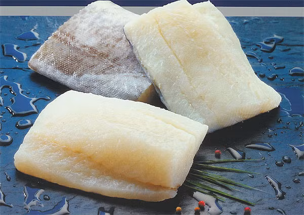 Cá tuyết: Cá tuyết chứa nhiều các axit béo không no, giúp thúc đẩy tuần hoàn máu, đẩy nhanh quá tình trao đổi chất. Đây là loại thực phẩm có nhiệt lượng thấp, là lựa chọn tuyệt vời cho những người muốn giảm cân… Xem thêm: Những thực phẩm cực tốt giúp thanh nhiệt, giải độc trong mùa hè / Thực phẩm thiết yếu khai thông "trí, lực" cho mùa thi cử