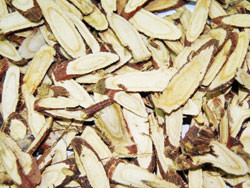 Dùng 2 - 3 ly nhỏ mỗi ngày trước bữa ăn hoặc trước khi đi ngủ. Trong đó cát cánh, mạch môn, ngũ vị, sâm hành bổ phế, tuyên thông phế khí. Cam thảo vị ngọt, bổ tỳ lợi khí. Xem thêm: Ruợu rắn: "thần dược" hay "thuốc độc"? / Những món ăn dân dã cực tốt cho sức khỏe (P7)