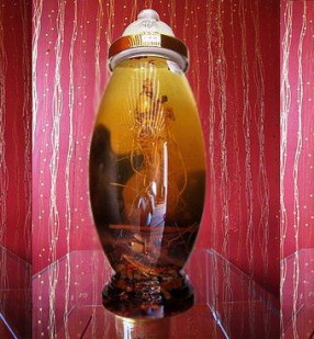 Công dụng: Trị các loại mụn; Làm mờ vết thâm, nám, tàn nhang; Cải thiện sắc da, cho da tươi tắn, trắng hồng hào; Dưỡng trắng da… Xem thêm: Ruợu rắn: "thần dược" hay "thuốc độc"? / Những món ăn dân dã cực tốt cho sức khỏe (P7)