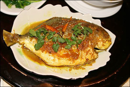 Cá chim là loại thực phẩm dễ chế biến, có thể rán, sốt, nấu canh, kho hoặc hấp… Từ cá chim, nhân dân ta chế biến nhiều món ăn hấp dẫn, phổ biến là các món cá chim kho riềng, sốt chua ngọt, sốt bơ chanh, sốt nấm linh chi.… tất cả đều ngon và giàu chất bổ dưỡng. Xem thêm: Những loại cá nước ngọt cực tốt cho sức khỏe/ Những loài hoa tốt cho sức khỏe Cá chim là loại thực phẩm dễ chế biến, có thể rán, sốt, nấu canh, kho hoặc hấp… Từ cá chim, nhân dân ta chế biến nhiều món ăn hấp dẫn, phổ biến là các món cá chim kho riềng, sốt chua ngọt, sốt bơ chanh, sốt nấm linh chi.… tất cả đều ngon và giàu chất bổ dưỡng. Xem thêm: Những loại cá nước ngọt cực tốt cho sức khỏe/ Những loài hoa tốt cho sức khỏe