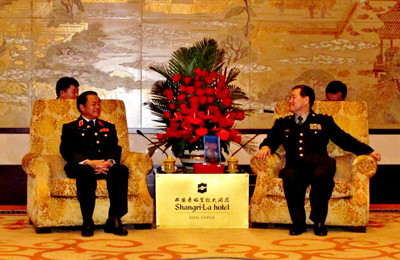 Thiếu tướng Toản Tiến Hổ trân trọng đón tiếp Thượng tướng Đỗ Bá Tỵ