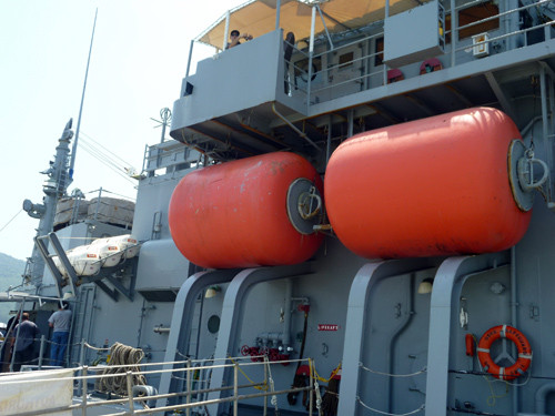 Với giàn rada hiện đại và trang thiết bị chủ yếu là các loại cano, xuồng và phao cứu hộ, cứu nạn - Ảnh: HC Với giàn rada hiện đại và trang thiết bị chủ yếu là các loại cano, xuồng và phao cứu hộ, cứu nạn - Ảnh: HC