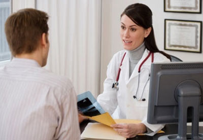 Khả năng sinh sản: Nếu bạn đang có dự định mang thai thì nên gặp bác sĩ để kiểm tra sức khỏe tổng thể. Bạn cần đảm bảo chắc chắn rằng mình đang ở trong điều kiện tốt nhất, hãy thảo luận với bác sĩ xem liệu tiếp tục sử dụng các thuốc trong thời gian mang thai có an toàn không. Và nếu bạn đã cố gắng cả năm trời mà vẫn không có thai thì càng nên gặp bác sĩ để tìm ra các vấn đề tiềm ẩn. Xem thêm: 16 tác dụng tốt của hành tây với sức khỏe có thể bạn chưa biết / Điểm mặt những loài hoa quả đẹp nhưng có nhiều độc tố gây nguy hiểm