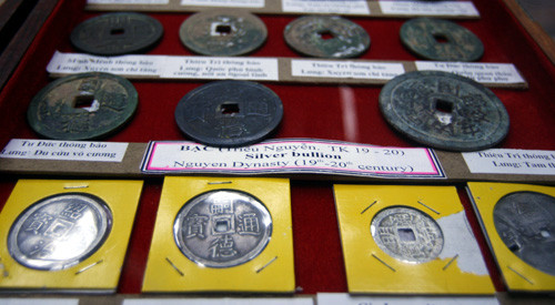 Những đồng bạc triều Nguyễn thế kỷ XX.
