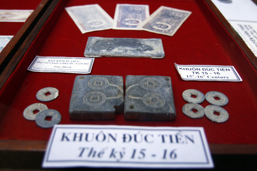 Khuôn đúc tiền thế kỷ XV - XVI. (Theo Infonet)