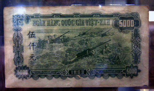 Tờ năm nghìn đồng năm 1953.
