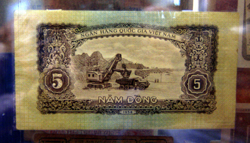 Tờ năm đồng năm 1956.