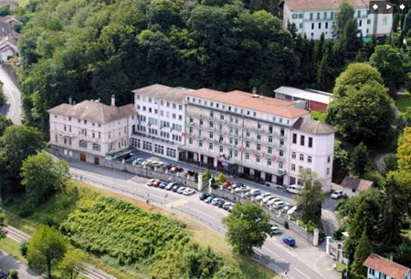 Trường César Ritz: Cesar Ritz Colleges (www.ritz.edu) là trường dạy về Du lịch – Nhà hàng – Khách sạn đầu tiên ở Thụy Sĩ nhận được chứng nhận TedQual (Tourism Education Quality) danh tiếng của UNWTO – United Nations World Tourism Organization (một phần của các hệ thống Liên hiệp quốc tại Marid) và là thành viên của ASEH Switzerland , được Hiệp hội các trường Quản trị Khách sạn – Du lịch (The Swiss Hotel School Asociation) chứng nhận. Trường César Ritz: Cesar Ritz Colleges (www.ritz.edu) là trường dạy về Du lịch – Nhà hàng – Khách sạn đầu tiên ở Thụy Sĩ nhận được chứng nhận TedQual (Tourism Education Quality) danh tiếng của UNWTO – United Nations World Tourism Organization (một phần của các hệ thống Liên hiệp quốc tại Marid) và là thành viên của ASEH Switzerland , được Hiệp hội các trường Quản trị Khách sạn – Du lịch (The Swiss Hotel School Asociation) chứng nhận.