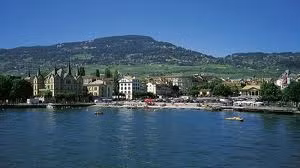 SIHM được coi là một trường “trẻ” – thành lập từ năm 2008 theo luật của Thụy Sỹ nhưng SIHM đã là thành viên chính thức của Hiệp hội Khách sạn Thụy Sỹ (HOTELLERIE SUISSEE), Hiệp hội Đào tạo (ARFOR) như những minh chứng cho chất lượng đào tạo và uy tín của mình. SIHM được coi là một trường “trẻ” – thành lập từ năm 2008 theo luật của Thụy Sỹ nhưng SIHM đã là thành viên chính thức của Hiệp hội Khách sạn Thụy Sỹ (HOTELLERIE SUISSEE), Hiệp hội Đào tạo (ARFOR) như những minh chứng cho chất lượng đào tạo và uy tín của mình.