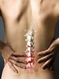 Thoái hóa cột sống (Vôi cột sống hay Gai xương sống): Đây là từ ngữ đơn giản mà các bác sĩ hay dùng để chỉ tình trạng thoái hóa của các dây chằng liên kết các thân đốt sống, các đĩa đệm nằm giữa các thân đốt sống. Bệnh thường xuất hiện ở người đã qua tuổi trung niên (40-50 tuổi). Xem thêm: Những món ăn phòng bệnh trúng gió hiệu quả. Thoái hóa cột sống (Vôi cột sống hay Gai xương sống): Đây là từ ngữ đơn giản mà các bác sĩ hay dùng để chỉ tình trạng thoái hóa của các dây chằng liên kết các thân đốt sống, các đĩa đệm nằm giữa các thân đốt sống. Bệnh thường xuất hiện ở người đã qua tuổi trung niên (40-50 tuổi). Xem thêm: Những món ăn phòng bệnh trúng gió hiệu quả.