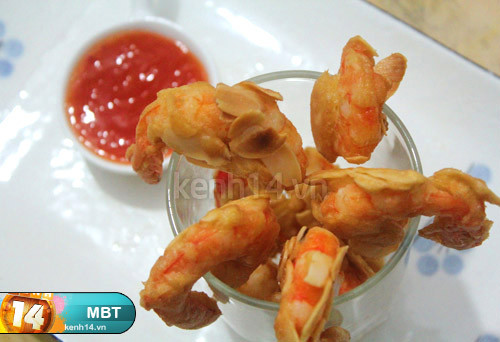 Tôm bổ sung canxi cho hệ xương chắc khỏe, hạnh nhân cung cấp vitamin E, ma-giê, sắt và các vi chất cực tốt cho sức khỏe! Chính vì vậy mình hãy bắt tay vào làm tôm hạnh nhân chiên giòn vào bữa tối.(Theo Kênh 14). Xem thêm: các bài thuốc dân gian chữa bệnh hiệu quả. Tôm bổ sung canxi cho hệ xương chắc khỏe, hạnh nhân cung cấp vitamin E, ma-giê, sắt và các vi chất cực tốt cho sức khỏe! Chính vì vậy mình hãy bắt tay vào làm tôm hạnh nhân chiên giòn vào bữa tối.(Theo Kênh 14). Xem thêm: các bài thuốc dân gian chữa bệnh hiệu quả.