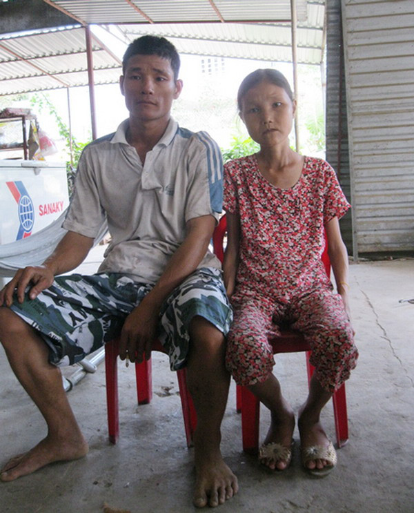 Ý bên người anh trai hơn mình 5 tuổi.