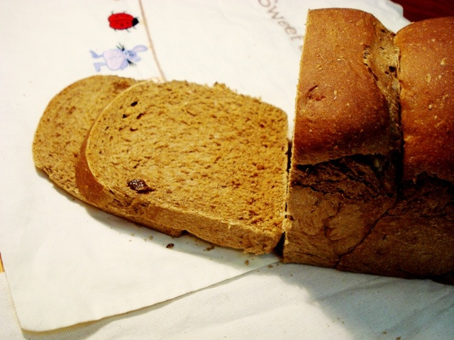 Bánh mỳ đen là loại có chứa carbohydrate phức hợp, có thể giải phóng từ từ năng lượng, có tác dụng trấn tĩnh tinh thần, làm cho chúng ta thư giãn, không căng thẳng, lo lắng. Bánh mỳ đen là loại có chứa carbohydrate phức hợp, có thể giải phóng từ từ năng lượng, có tác dụng trấn tĩnh tinh thần, làm cho chúng ta thư giãn, không căng thẳng, lo lắng.