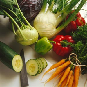 Nếu không dùng folate dạng viên bổ sung thì có thể tăng cường uống nước cam, ăn nhiều rau lá xanh. Folate giúp giảm sự già cỗi của các thành mạch, giảm huyết áp và giảm nguy cơ mắc ung thư. Nếu không dùng folate dạng viên bổ sung thì có thể tăng cường uống nước cam, ăn nhiều rau lá xanh. Folate giúp giảm sự già cỗi của các thành mạch, giảm huyết áp và giảm nguy cơ mắc ung thư.