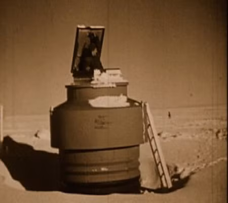 Lối thoát hiểm trên mặt băng