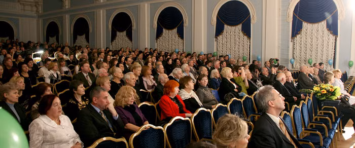 Với hơn 80 năm từ ngày thành lập, trường đã xây dựng cơ sở đào tạo chất lượng cao với nội dung giảng dạy phong phú và rộng lớn. Đã có hơn 20.000 chuyên viên tốt nghiệp, trong đó có rất nhiều giáo sư, tiến sỹ hiện là người đứng đầu các ngành khí tượng, thủy văn và đại dương học…