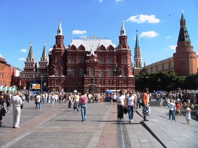 Đại học Giao Thông Đường bộ Matxcơva- MADI, thành lập năm 1930, xếp thứ 7 trong các trường đại học kỹ thuật ở Nga. Là một trường đại học lớn uy tín trên thế giới, được xếp hạng trường chất lượng cao trong số gần 1.000 trường tại Liên Bang Nga.