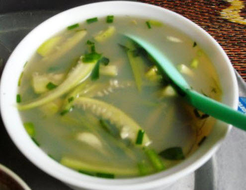 Hến có hàm lượng canxi và kẽm cao nên có tác dụng bồi bổ cơ rất tốt. Đặc biệt là những người thiếu canxi. Không những thế, khi kết hợp hến nấu cùng ,một số thảo dược khác sẽ tạo nên những bài thuốc cực tốt cho sức khỏe. Xem thêm: Những món ăn dân dã cực tốt cho sức khỏe (P5) / Những món ăn dân dã cực tốt cho sức khỏe (P4)