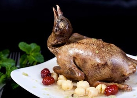 Chim bồ câu: Theo Đông y, chim bồ câu có tác dụng bổ can thận, kiện tỳ vị, ích khí huyết, khử phong giải độc, chữa yếu sinh lý, bồi bổ sức khỏe cho người gầy yếu suy nhược, mới ốm dạy, người già, phụ nữ dinh dưỡng không tốt, trẻ em hay đổ mồ hôi trộm… Xem thêm: Những thực phẩm giàu dinh dưỡng, tốt cho sức khỏe Chim bồ câu: Theo Đông y, chim bồ câu có tác dụng bổ can thận, kiện tỳ vị, ích khí huyết, khử phong giải độc, chữa yếu sinh lý, bồi bổ sức khỏe cho người gầy yếu suy nhược, mới ốm dạy, người già, phụ nữ dinh dưỡng không tốt, trẻ em hay đổ mồ hôi trộm… Xem thêm: Những thực phẩm giàu dinh dưỡng, tốt cho sức khỏe