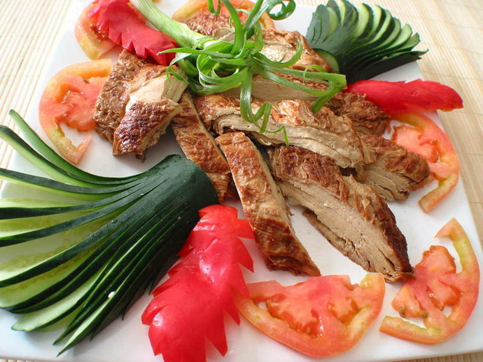 Đặc biệt: Mùa hè rất nên ăn thịt vịt để có tác dụng thanh nhiệt, dưỡng âm và có tác dụng chữa được nhiều bệnh. Sau đây là một số món ăn, bài thuốc quý và dễ làm từ thịt vịt như: Dùng cho người viêm thận; Dùng cho người thiếu máu; Dùng cho người hen suyễn; Dùng cho người tiểu đường … Xem thêm: Những thực phẩm giàu dinh dưỡng, tốt cho sức khỏe Đặc biệt: Mùa hè rất nên ăn thịt vịt để có tác dụng thanh nhiệt, dưỡng âm và có tác dụng chữa được nhiều bệnh. Sau đây là một số món ăn, bài thuốc quý và dễ làm từ thịt vịt như: Dùng cho người viêm thận; Dùng cho người thiếu máu; Dùng cho người hen suyễn; Dùng cho người tiểu đường … Xem thêm: Những thực phẩm giàu dinh dưỡng, tốt cho sức khỏe