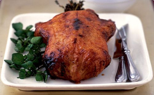 Tuy vịt là thức ăn bổ dưỡng, trị được nhiều bệnh, nhưng không dùng cho người bị cảm cúm, người tiêu chảy nên dùng hạn chế. Trước khi nấu, vịt được làm sạch, chà xát gừng tươi giã nhỏ vào toàn thân con vịt để khoảng 10 phút cho thấm vào da để tẩy mùi hôi, giúp món thịt vịt được thơm ngon, hấp dẫn. Xem thêm: Những thực phẩm giàu dinh dưỡng, tốt cho sức khỏe Tuy vịt là thức ăn bổ dưỡng, trị được nhiều bệnh, nhưng không dùng cho người bị cảm cúm, người tiêu chảy nên dùng hạn chế. Trước khi nấu, vịt được làm sạch, chà xát gừng tươi giã nhỏ vào toàn thân con vịt để khoảng 10 phút cho thấm vào da để tẩy mùi hôi, giúp món thịt vịt được thơm ngon, hấp dẫn. Xem thêm: Những thực phẩm giàu dinh dưỡng, tốt cho sức khỏe