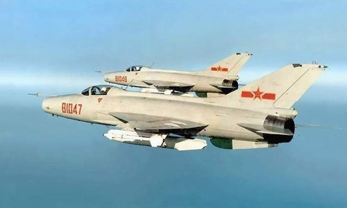 Máy bay chiến đấu J-7 của Không quân Trung Quốc