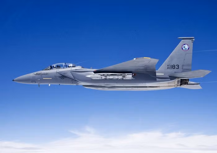 Máy bay ném bom chiến đấu F-15SE do Mỹ chế tạo