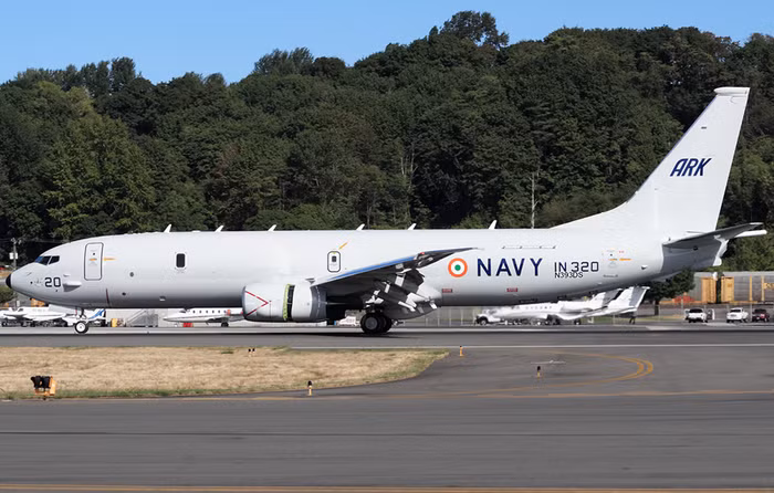 Máy bay tuần tra săn ngầm tầm xa P-8I Poseidon, Ấn Độ mua 8 chiếc của Mỹ, trị giá 2,1 tỷ USD.