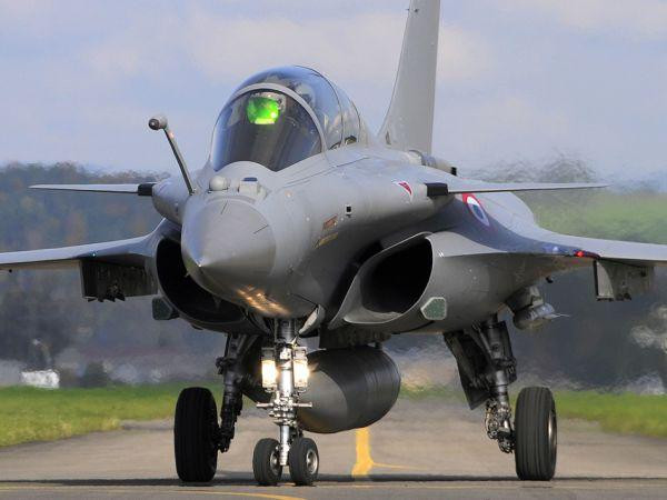 Ấn Độ mua 126 máy bay chiến đấu Rafale của Pháp Ấn Độ mua 126 máy bay chiến đấu Rafale của Pháp