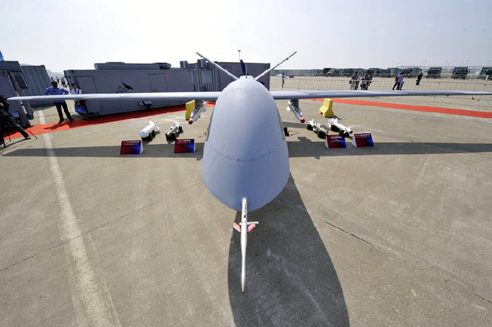 Máy bay vũ trang không người lái Dực Long Trung Quốc, giống hệt máy bay không người lái Predator của Mỹ.