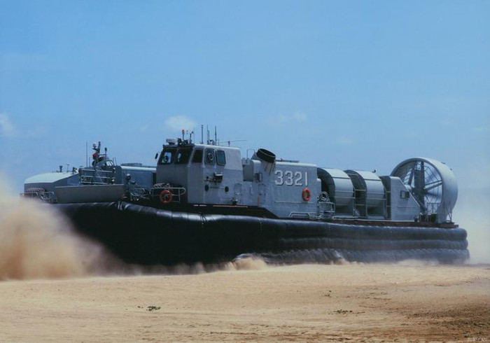 Tàu đệm khí Type 726 do Trung Quốc tự nghiên cứu phát triển Tàu đệm khí Type 726 do Trung Quốc tự nghiên cứu phát triển