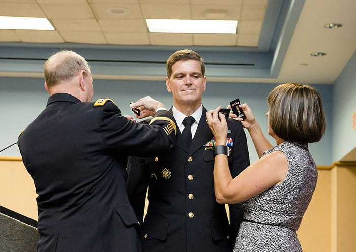 Tư lệnh Bộ tư lệnh tác chiến đặc biệt (JSOC) Mỹ Joseph L. Votel III