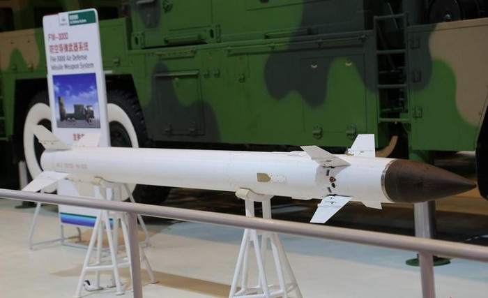 Tên lửa phòng không tầm trung FM-3000 tại Triển lãm hàng không Chu Hải 2014 Trung Quốc Tên lửa phòng không tầm trung FM-3000 tại Triển lãm hàng không Chu Hải 2014 Trung Quốc