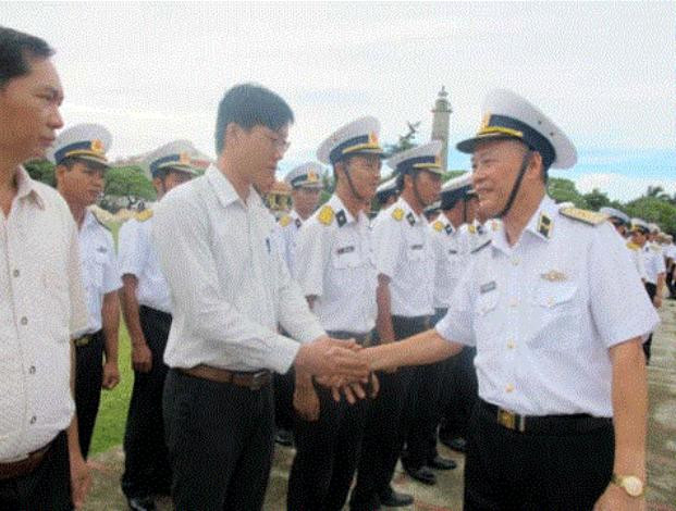 Đoàn cán bộ chiến sĩ biên đội tàu hộ vệ Đinh Tiên Hoàng, Lý Thái Tổ - Hải quân Việt Nam thăm đảo Song Tử Tây Đoàn cán bộ chiến sĩ biên đội tàu hộ vệ Đinh Tiên Hoàng, Lý Thái Tổ - Hải quân Việt Nam thăm đảo Song Tử Tây