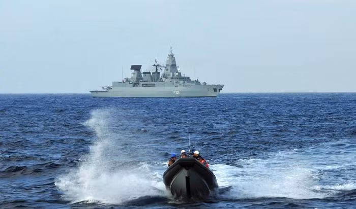 Biên đội hộ tống tốp thứ 16 Trung Quốc và biên đội 465 EU lần đầu tiên tổ chức diễn tập chống cướp biển