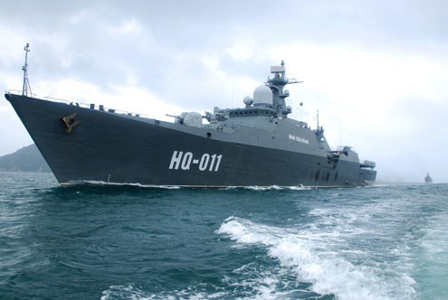 Tàu hộ vệ HQ-011 Đinh Tiên Hoàng huấn luyện trên biển Tàu hộ vệ HQ-011 Đinh Tiên Hoàng huấn luyện trên biển