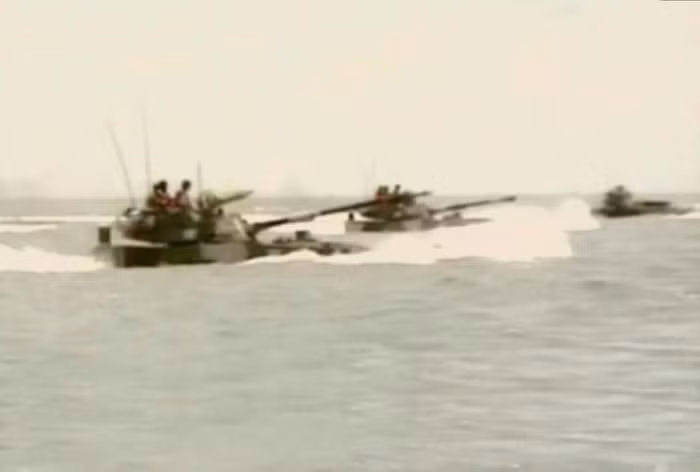 Xe chiến đấu đổ bộ mạnh nhất Trung Quốc (nguồn báo Hoàn Cầu, TQ)