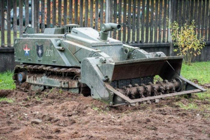 Người máy quét mìn mới xuất hiện trong diễn tập của lực lượng công binh Nga