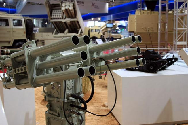 Vũ khí chống người nhái Trung Quốc khoe tại triển lãm (nguồn báo Phượng Hoàng, Hồng Kông) Vũ khí chống người nhái Trung Quốc khoe tại triển lãm (nguồn báo Phượng Hoàng, Hồng Kông)