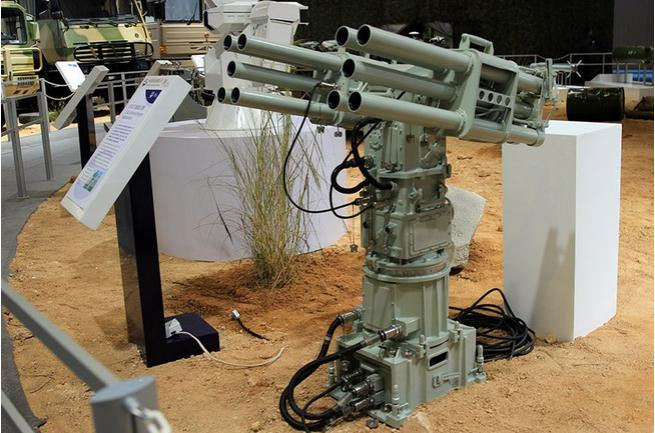 Vũ khí chống người nhái Trung Quốc khoe tại triển lãm (nguồn báo Phượng Hoàng, Hồng Kông) Vũ khí chống người nhái Trung Quốc khoe tại triển lãm (nguồn báo Phượng Hoàng, Hồng Kông)